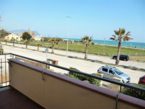 Porto Recanati fronte mare L17